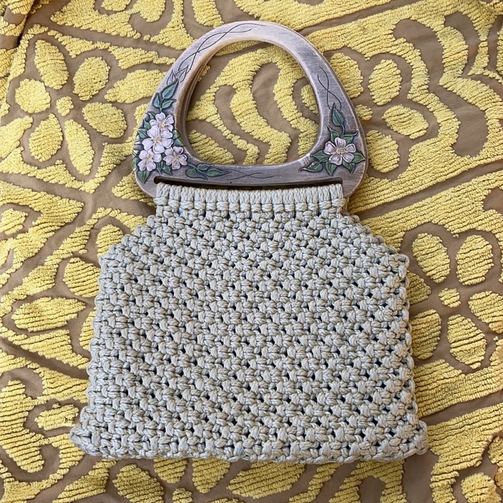 Vintage 1970s Crochet Knit/Macramae Wooden Handle Bag